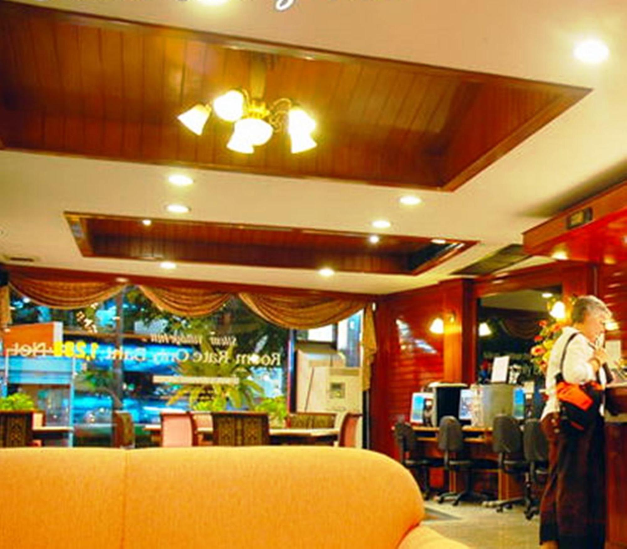 Silom Village Inn Bangkok Exterior foto