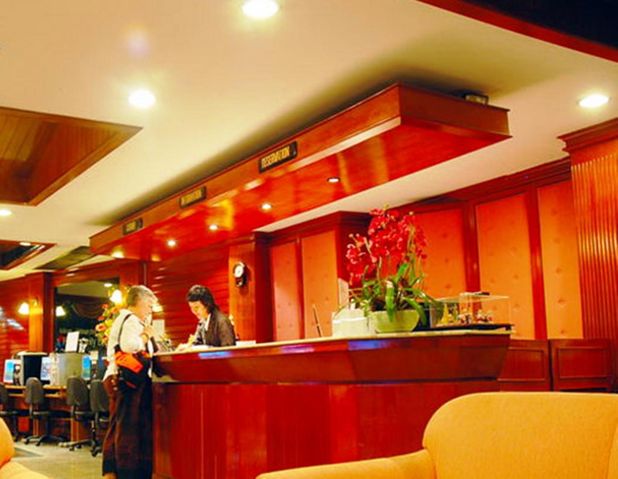 Silom Village Inn Bangkok Exterior foto