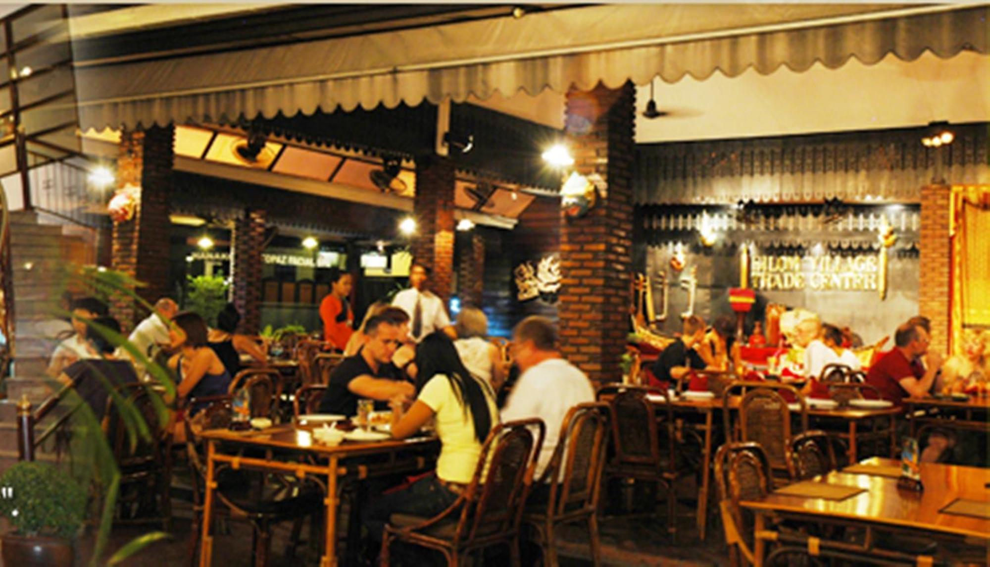 Silom Village Inn Bangkok Exterior foto